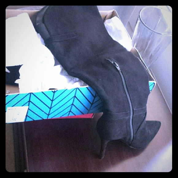 BLACK SUEDE over the knee boots - Picture 2 of 10